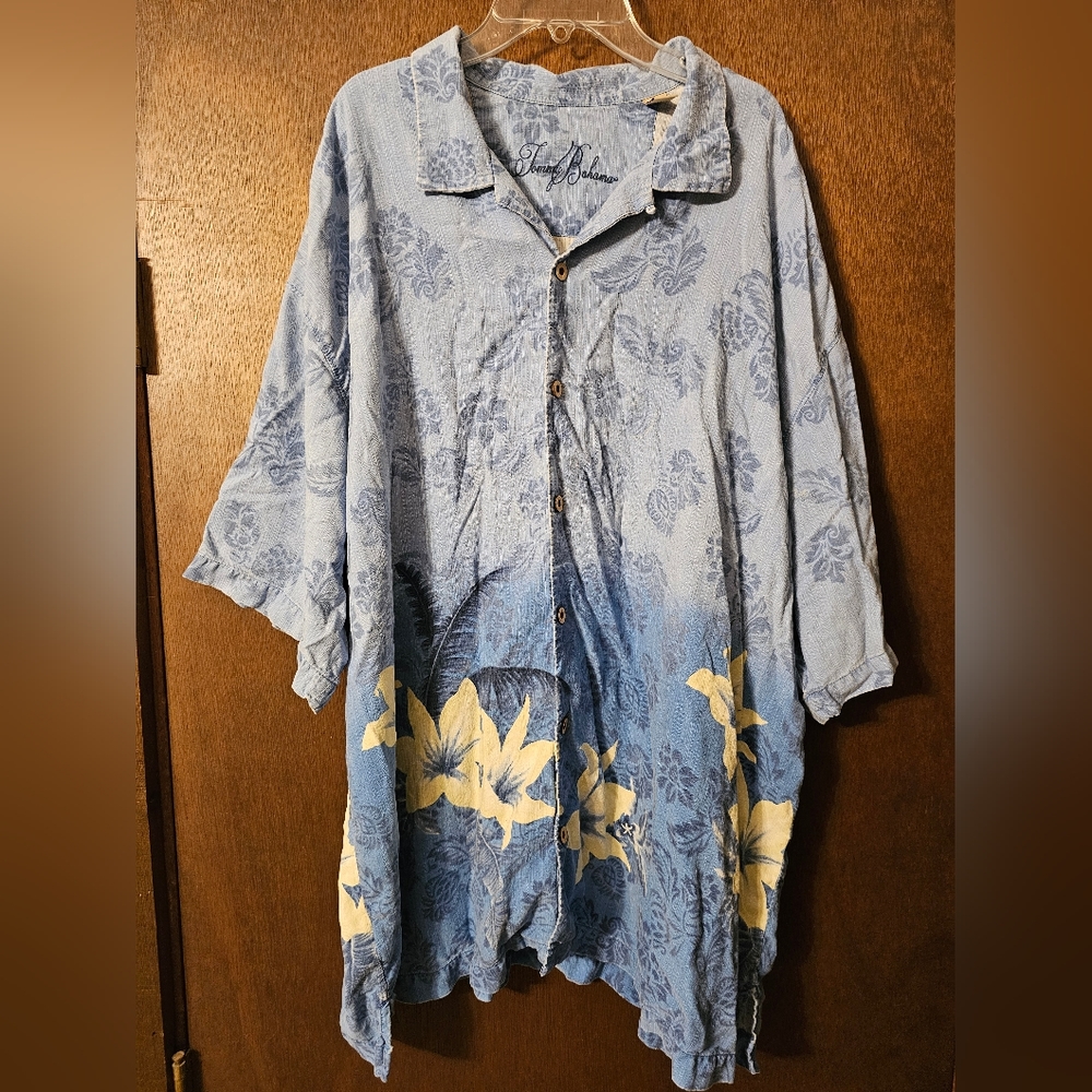 Men's Tommy Bahama Button-up shirt